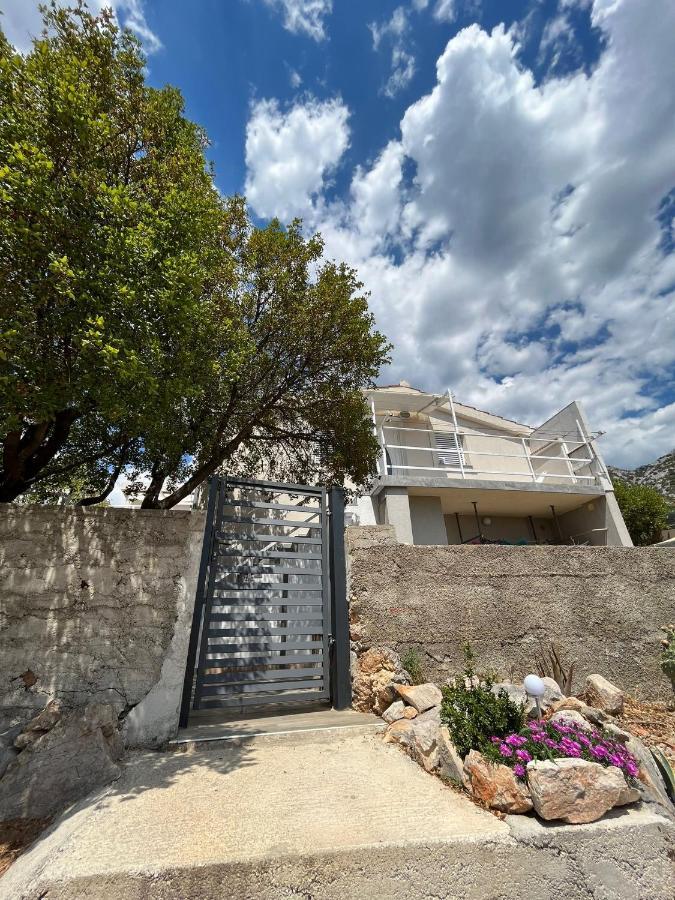 Apartments Tea Карлобаг Экстерьер фото
