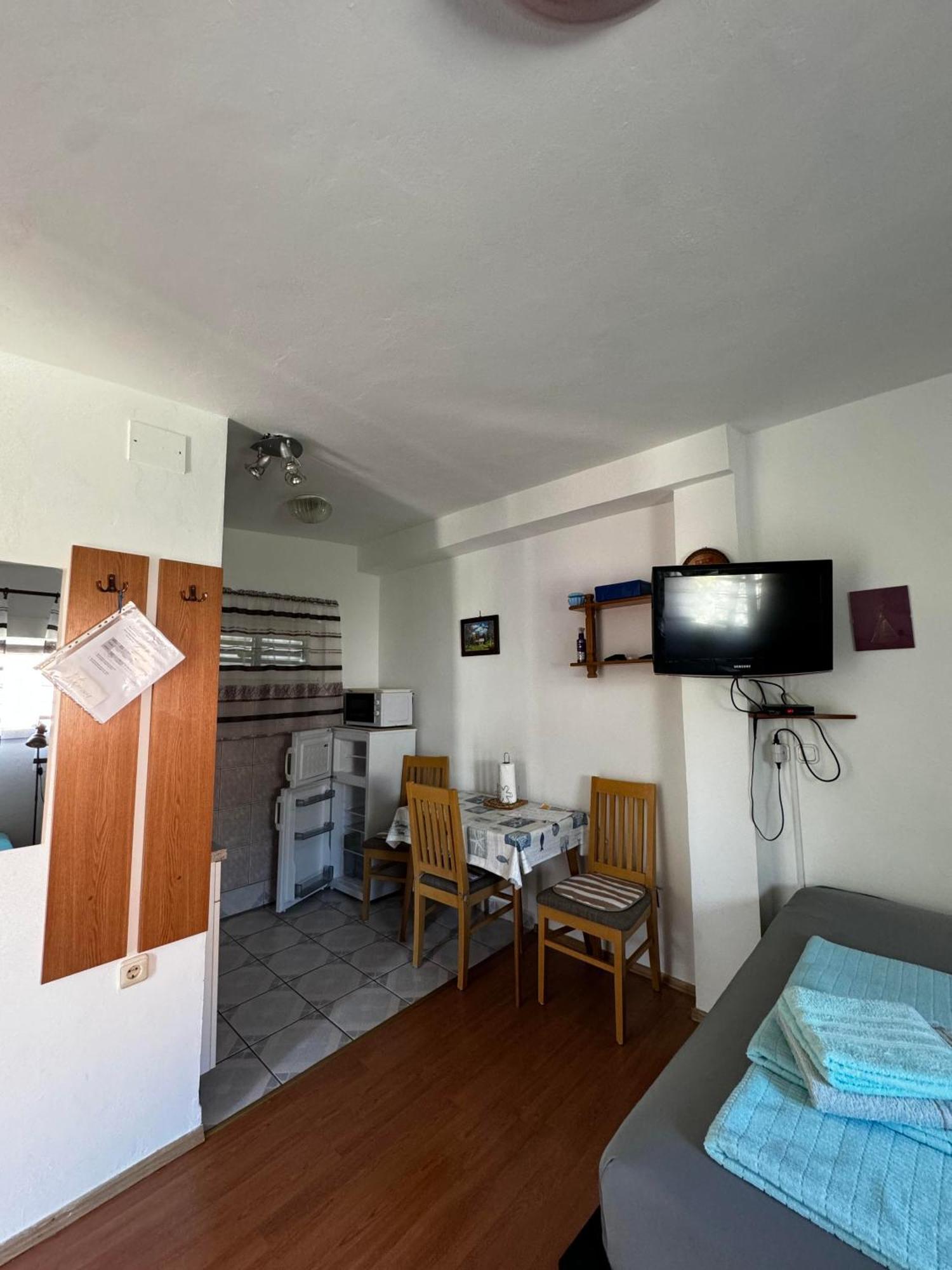 Apartments Tea Карлобаг Экстерьер фото